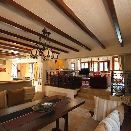 公寓 Alpine Escape Maisonette By Alure